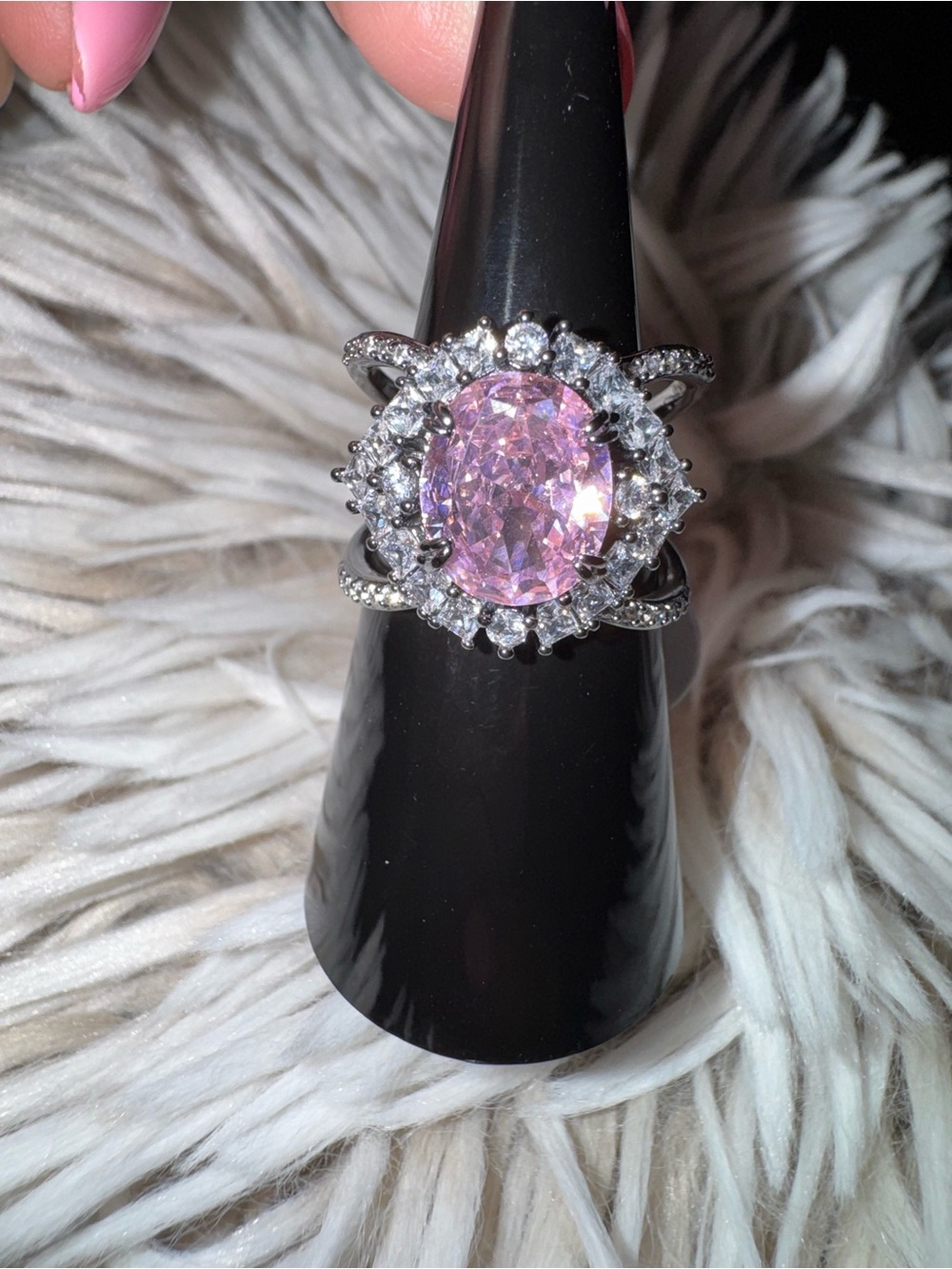 2 HOUR SALE 💕 Bomb Party Ring